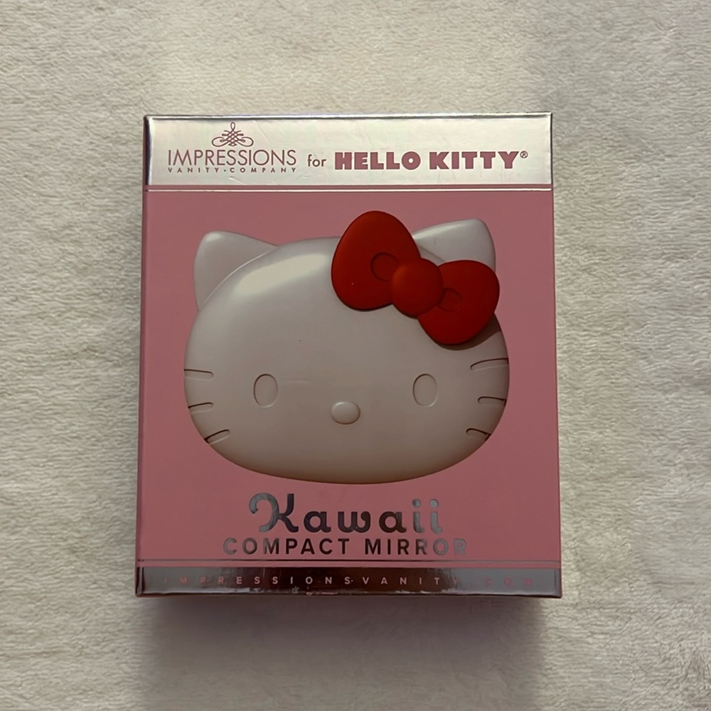 Hello Kitty Kawaii Battery Compact Mirror